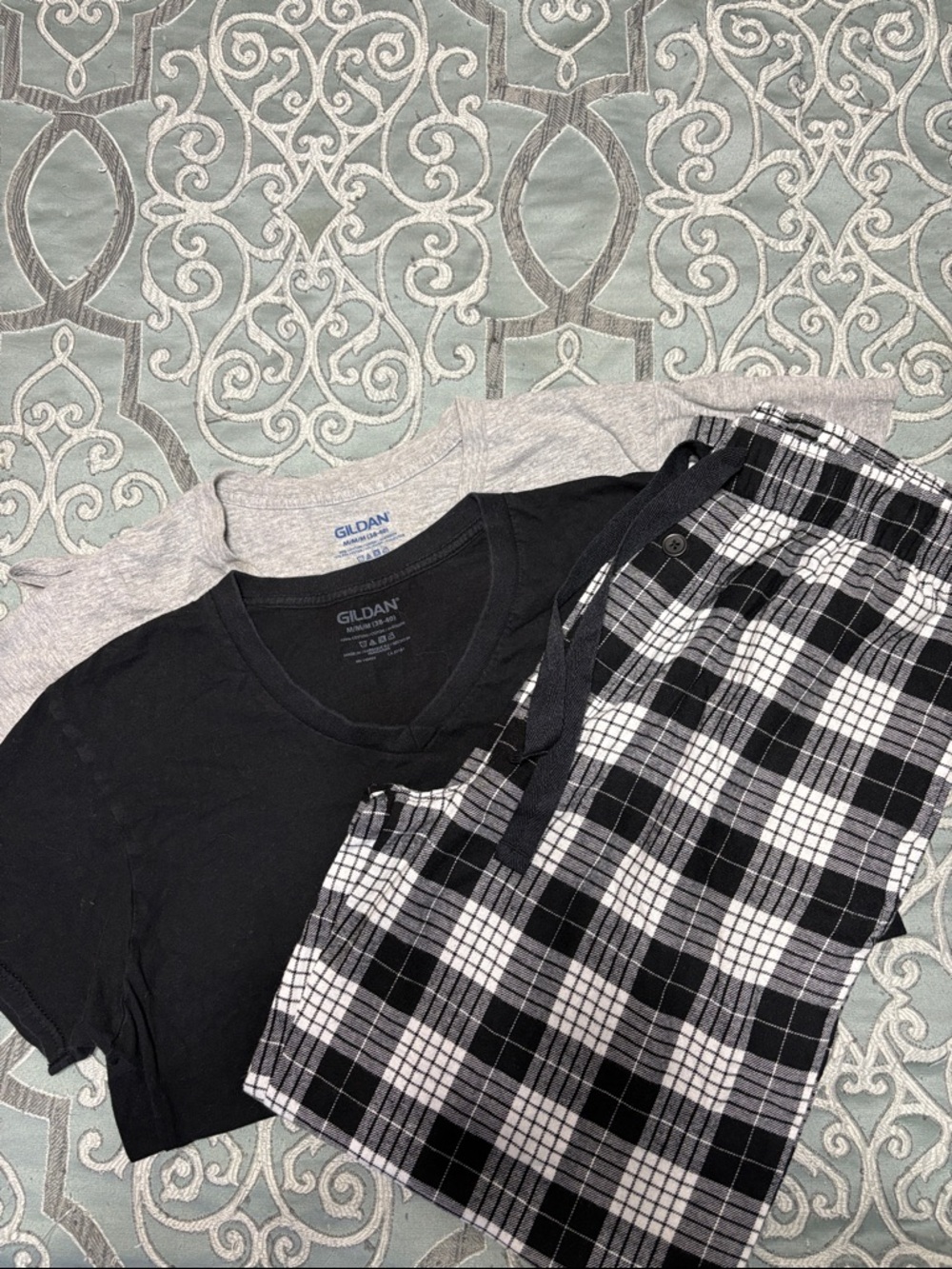 Fruit of the Loom Black & Gray Men's Sleepwear Set